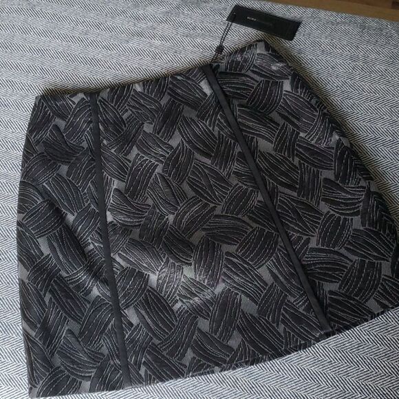 BCBGMAXAZRIA metallic black skirt small new tags